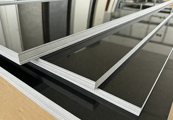 PET மிரர் கார்பன் கிரிஸ்டல் வால் பேனலின் அம்சங்கள்.